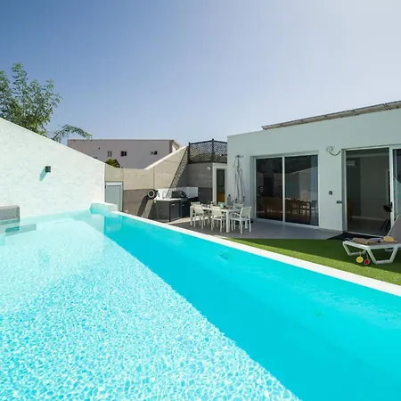 In Maspalomas With Private Heated Pool